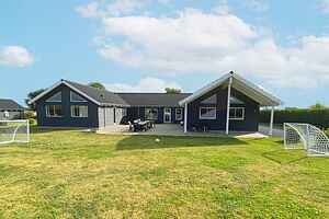 Familienurlaub mit Pool & Aktivitäten