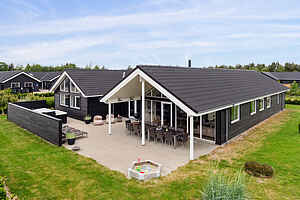Large vacation home for 18 near Houstrup with pool