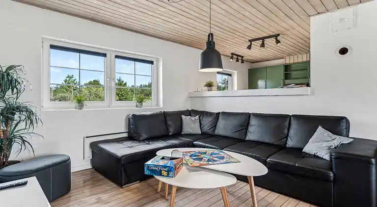 Geräumiges Ferienhaus für 12 mit Pool & Spa