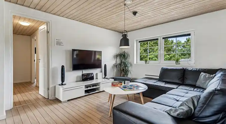 Geräumiges Ferienhaus für 12 mit Pool & Spa