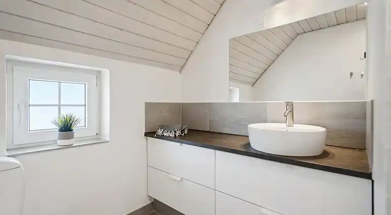 Geräumiges Ferienhaus für 12 mit Pool & Spa