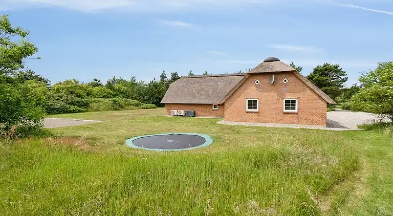 Geräumiges Ferienhaus für 12 mit Pool & Spa