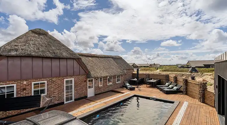 Luxus-Ferienhaus an der Nordsee mit Pool