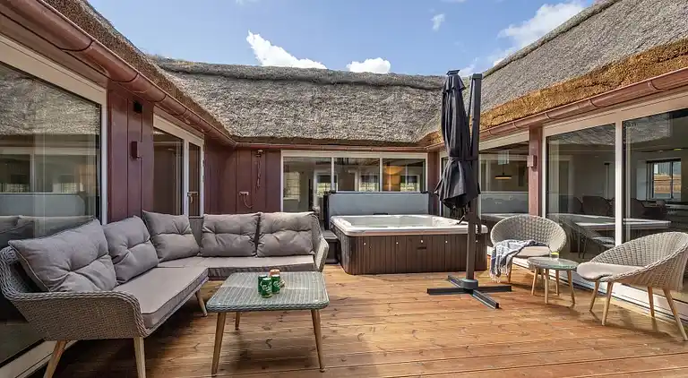 Luxus-Ferienhaus an der Nordsee mit Pool
