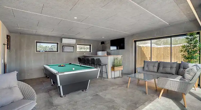 Luxus-Ferienhaus an der Nordsee mit Pool