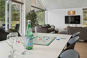 Großes Ferienhaus für 16 mit Pool & Spa