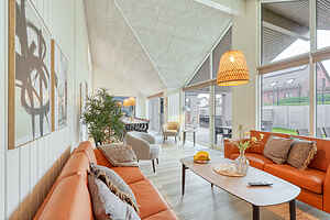 Poolhaus am See für 14 Personen mit Spa