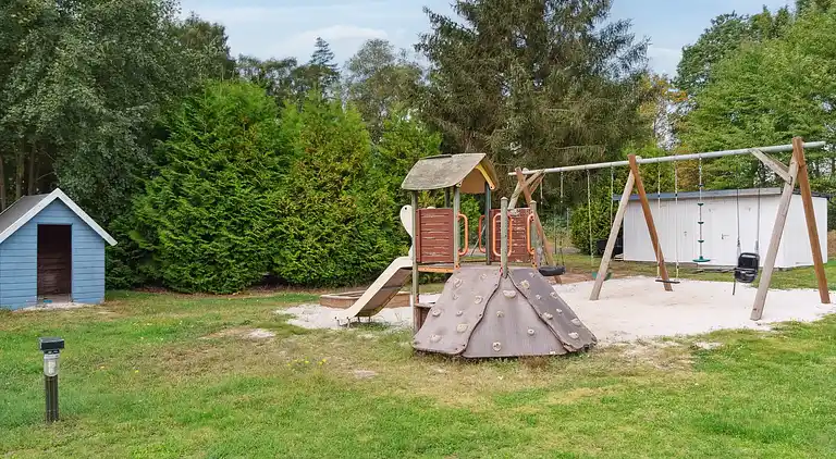 Lys feriebolig nær strand og pool i Dueodde