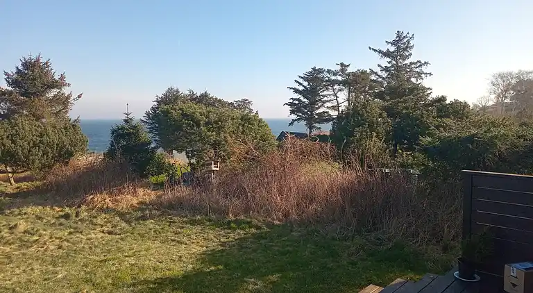 Hyggeligt sommerhus med havudsigt