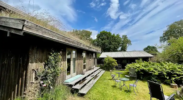 Architektenoase in der Landschaft von Mols