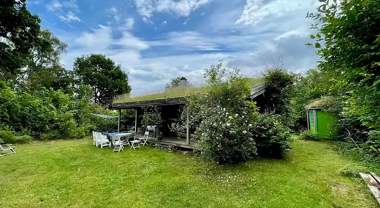 Architektenoase in der Landschaft von Mols