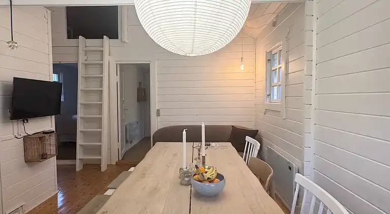 Hyggeligt og moderne sommerhus midt i skoven