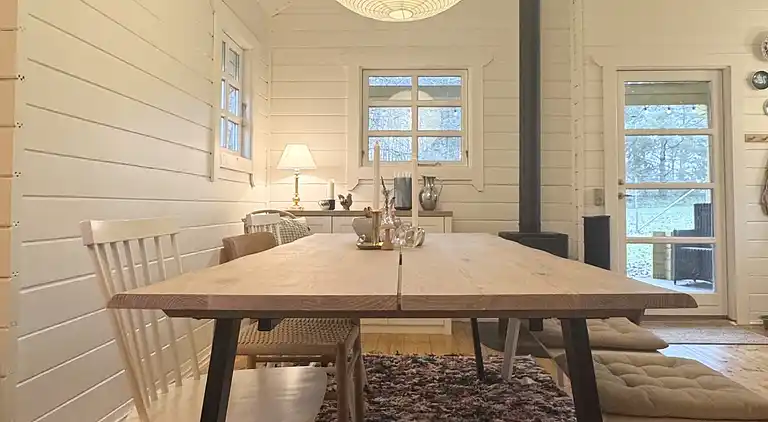 Hyggeligt og moderne sommerhus midt i skoven