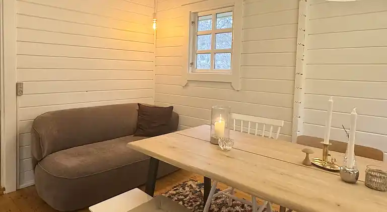 Hyggeligt og moderne sommerhus midt i skoven