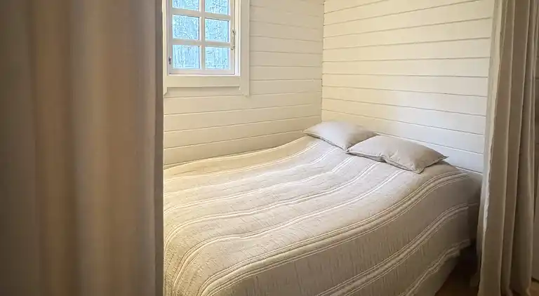 Hyggeligt og moderne sommerhus midt i skoven