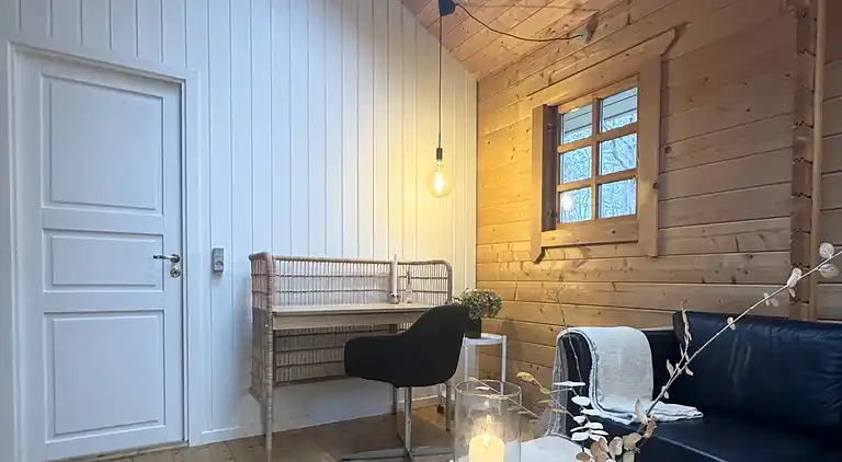 Hyggeligt og moderne sommerhus midt i skoven