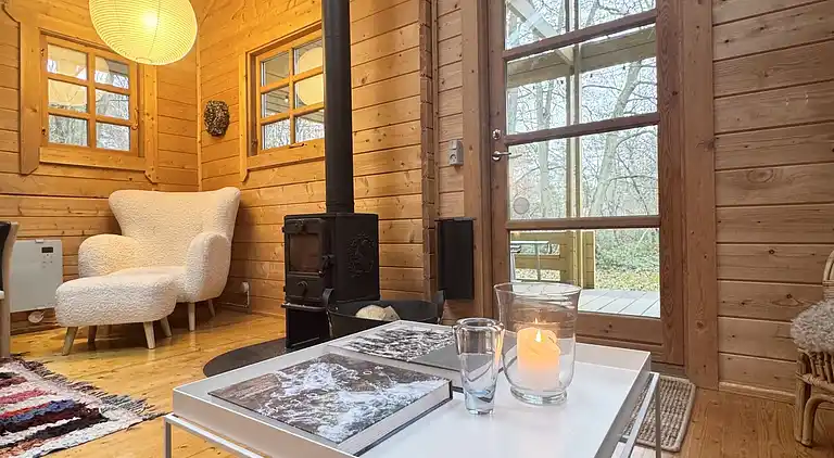 Hyggeligt og moderne sommerhus midt i skoven