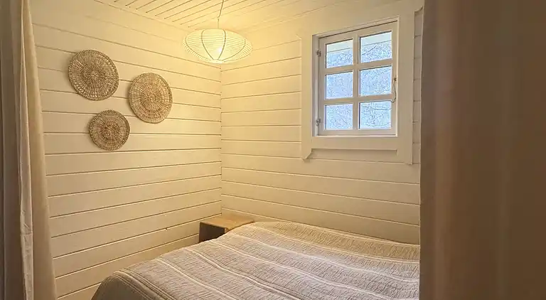 Hyggeligt og moderne sommerhus midt i skoven