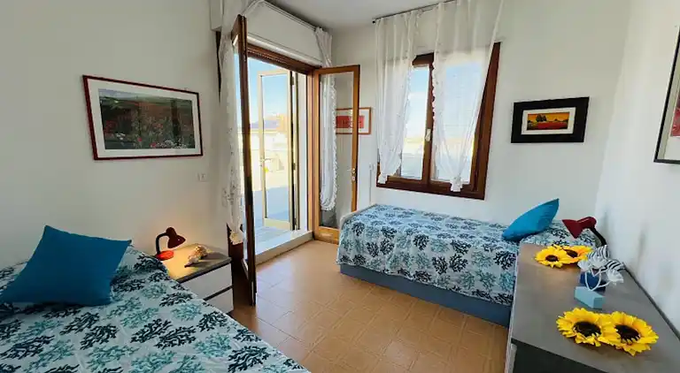 Spacious sea view flat with terrace