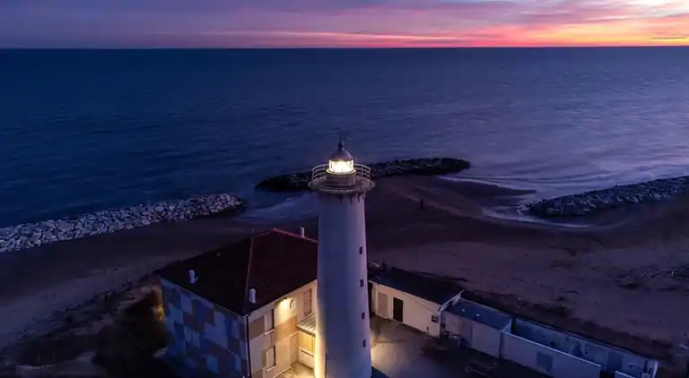 Spacious sea view flat with terrace