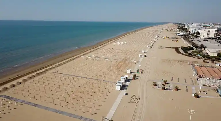 Spacious sea view flat with terrace