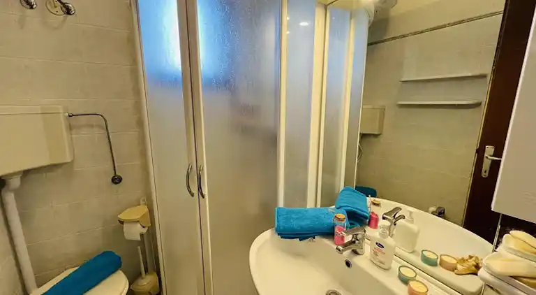 Spacious sea view flat with terrace