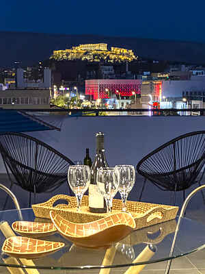 Acropolis Magical View Suite, Metro Kerameikos