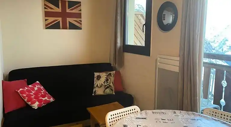 Apartment in Éclose-Est