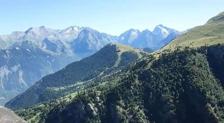 Apartment in Éclose-Est