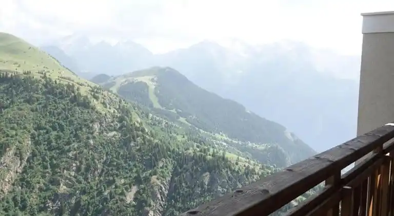 Apartment in Éclose-Est