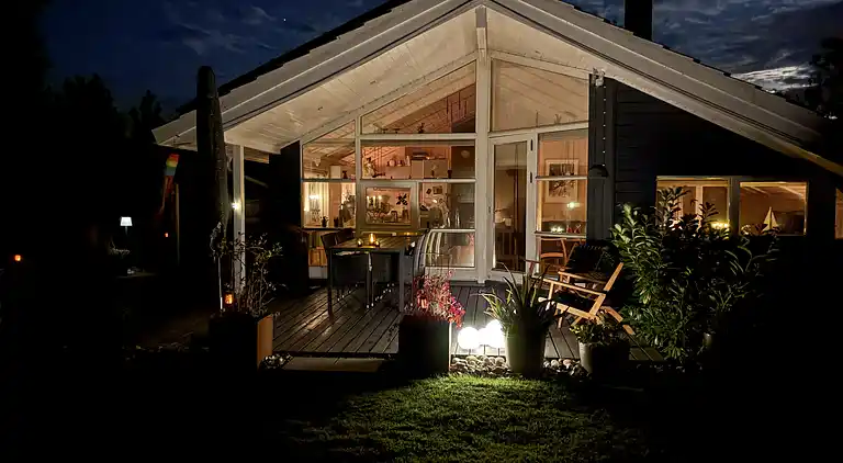 Flot sommerhus fra 2008 med ude spa