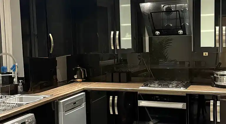 3-Bedroom Home with Conservatory – Abbey Wood, London