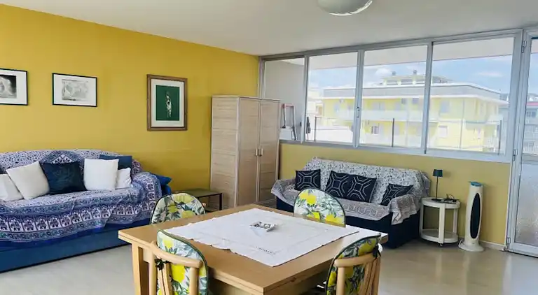 Spacious sea view flat with terrace