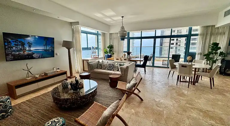 JuanDolio Penthouse, 3 Schlafzimmer, Strandlage gegenüber