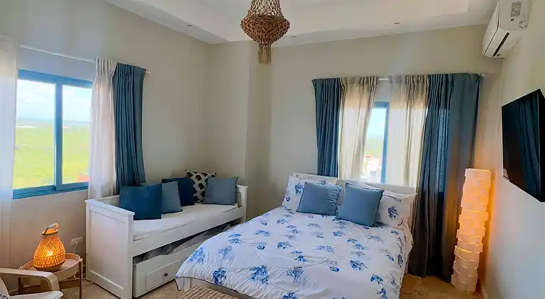 JuanDolio Penthouse, 3 Schlafzimmer, Strandlage gegenüber
