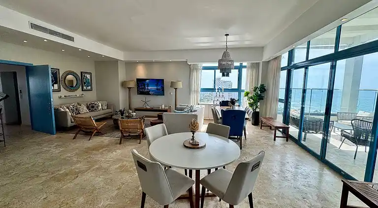 JuanDolio Penthouse, 3 Schlafzimmer, Strandlage gegenüber