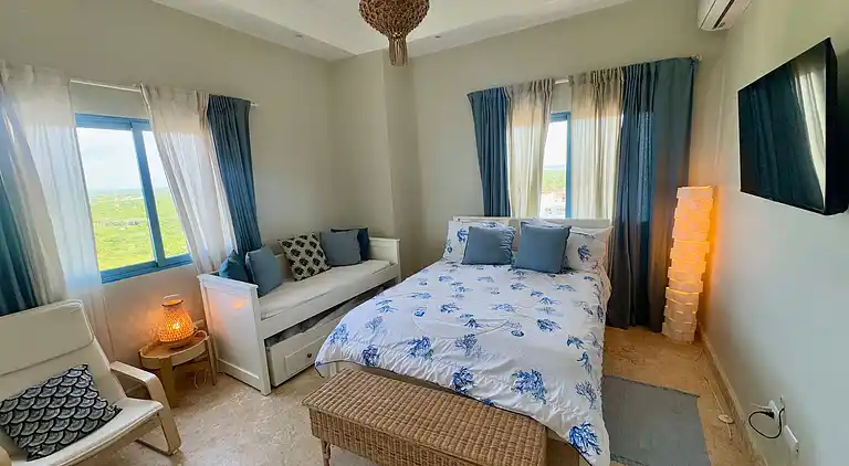 JuanDolio Penthouse, 3 Schlafzimmer, Strandlage gegenüber