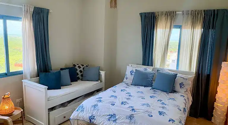 JuanDolio Penthouse, 3 Schlafzimmer, Strandlage gegenüber