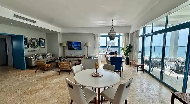 JuanDolio Penthouse, 3 Schlafzimmer, Strandlage gegenüber