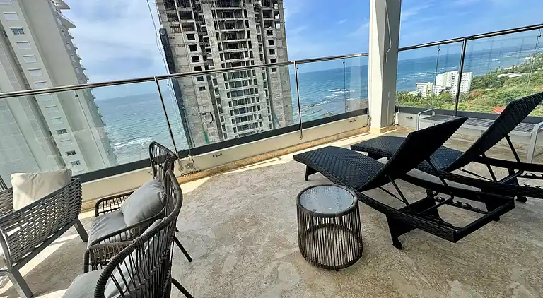 JuanDolio Penthouse, 3 Schlafzimmer, Strandlage gegenüber