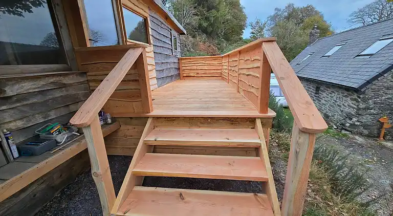 Luxuriöse walisische Holzhütte