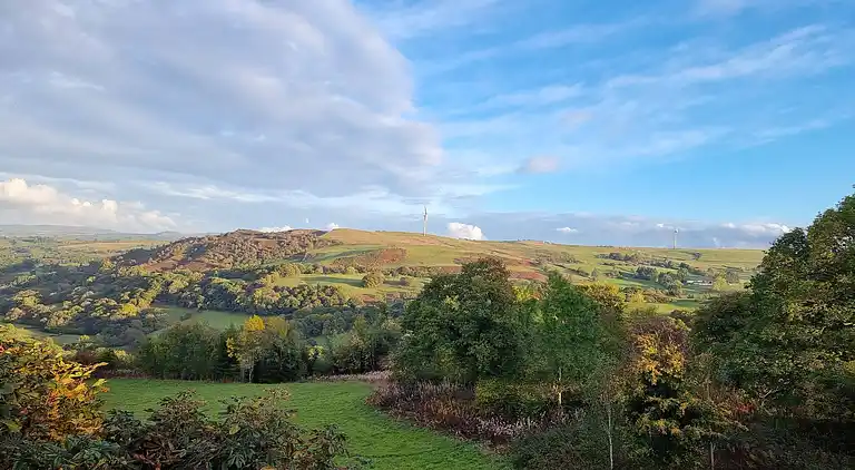 Luxuriöse walisische Holzhütte