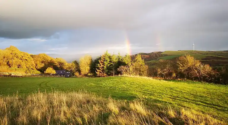 Luxuriöse walisische Holzhütte