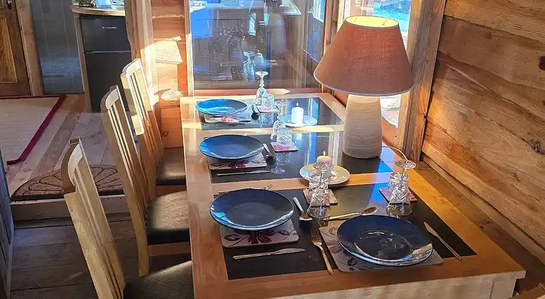 Luxuriöse walisische Holzhütte