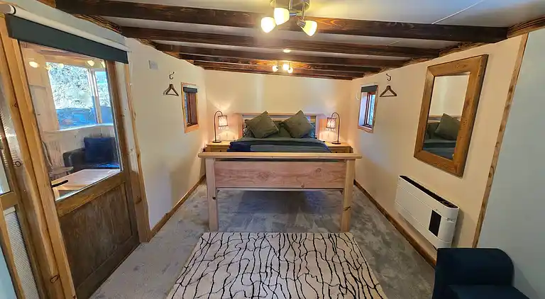 Luxuriöse walisische Holzhütte