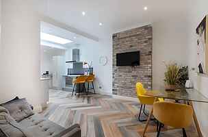 Cobden 2 Bed Apartment