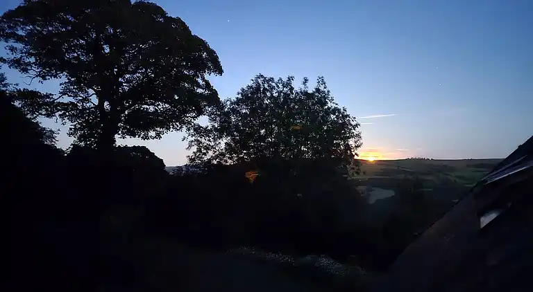 Luxuriöse walisische Holzhütte