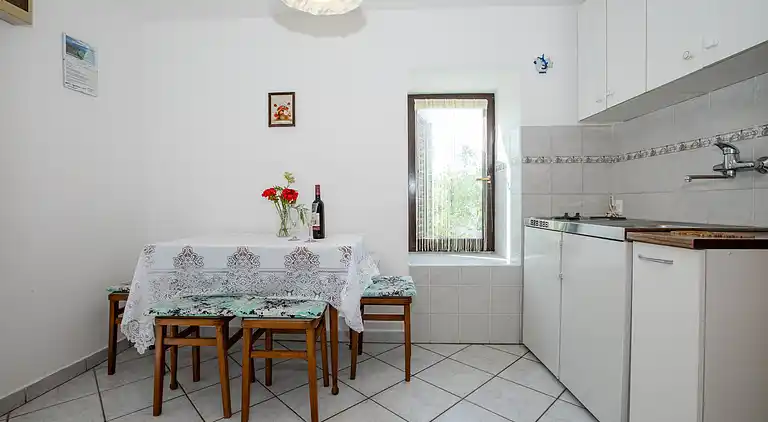1-Zimmer-Ferienwohnung mit Balkon Lopar, Rab (A-12327-b)