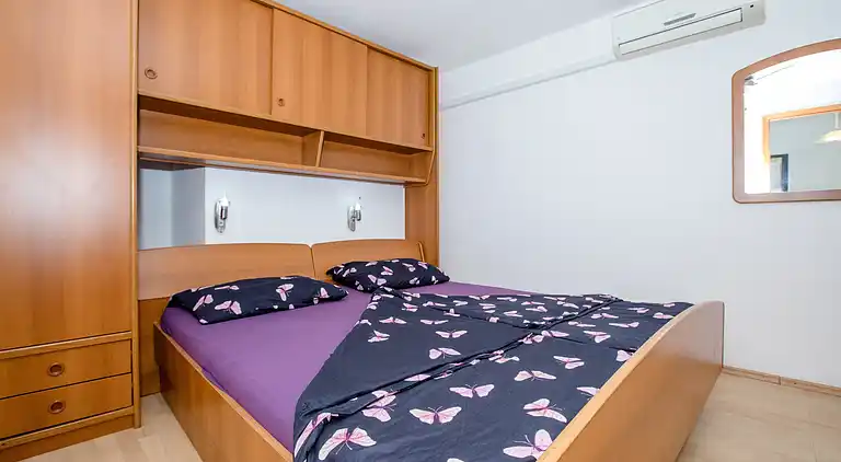 1-Zimmer-Ferienwohnung mit Balkon Lopar, Rab (A-12327-b)