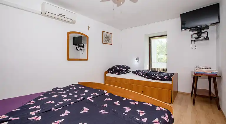 1-Zimmer-Ferienwohnung mit Balkon Lopar, Rab (A-12327-b)